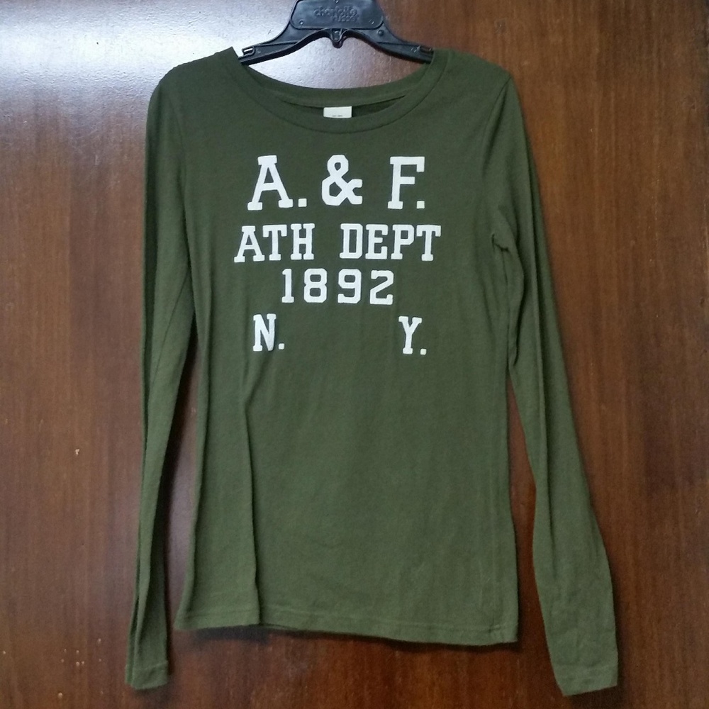 Forest Green.  ABERCROMBIE & FITCH. Long Sleeve. M